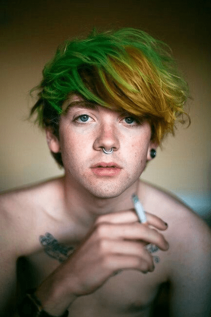 màu tóc nam đẹp vàng rêu