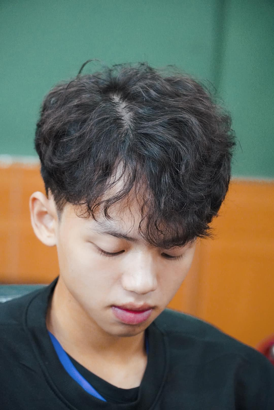 Kiểu Tóc Ruffled Nam: Uốn Định Hình Phong Cách Mới – The Fist Barbershop