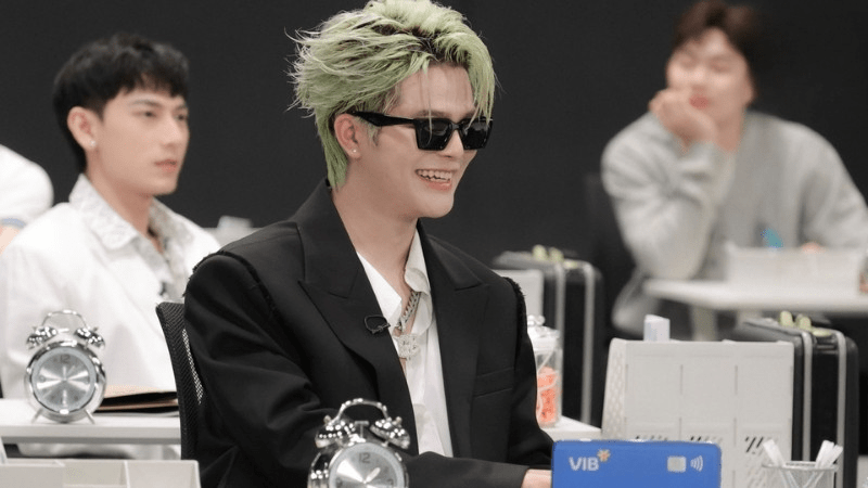 Tóc two block mái phủ mắt