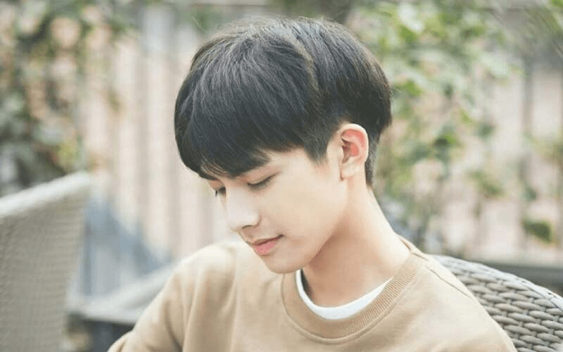 Tóc two block để thẳng tự nhiên